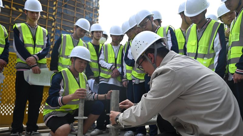 排行榜参考：目前，尚未有权威的排行榜公布，但可以根据以下因素进行参考：